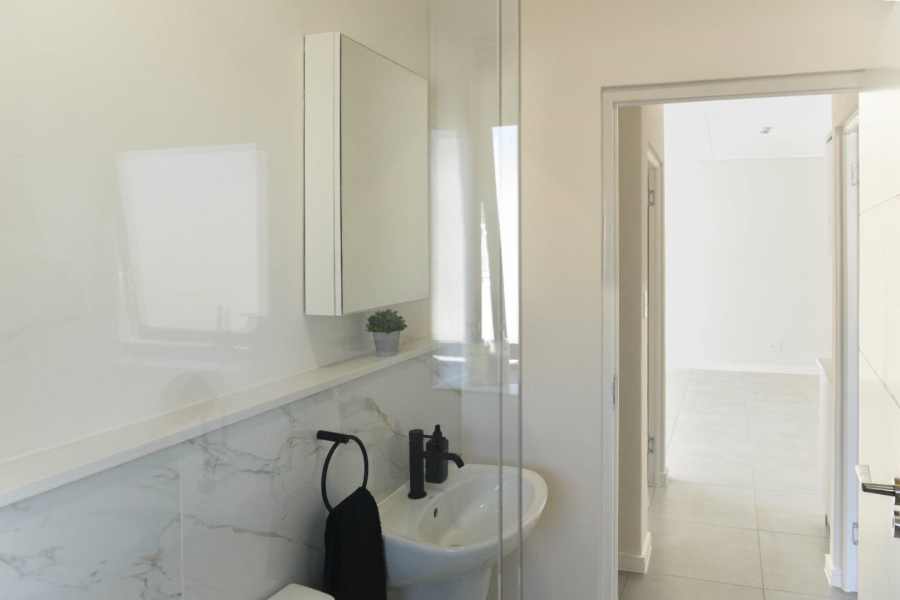 To Let 2 Bedroom Property for Rent in Sandown Western Cape